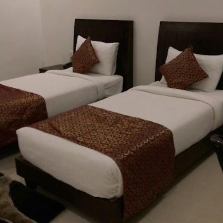 Hotel Zion Inn ורנאסי מראה חיצוני תמונה