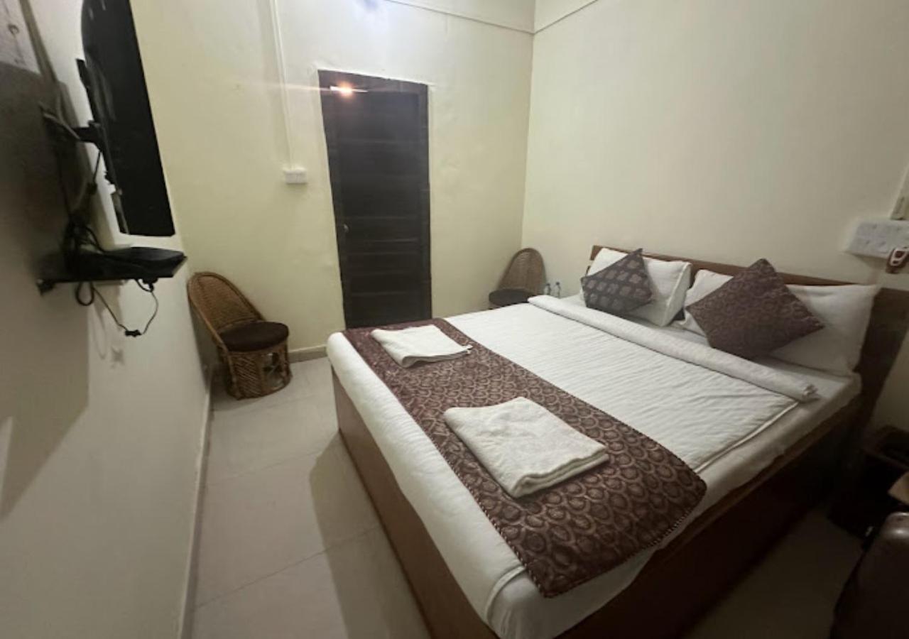 Hotel Zion Inn ורנאסי מראה חיצוני תמונה