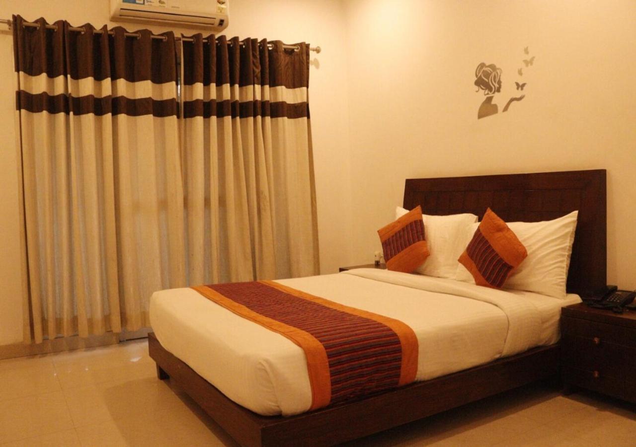 Hotel Zion Inn ורנאסי מראה חיצוני תמונה