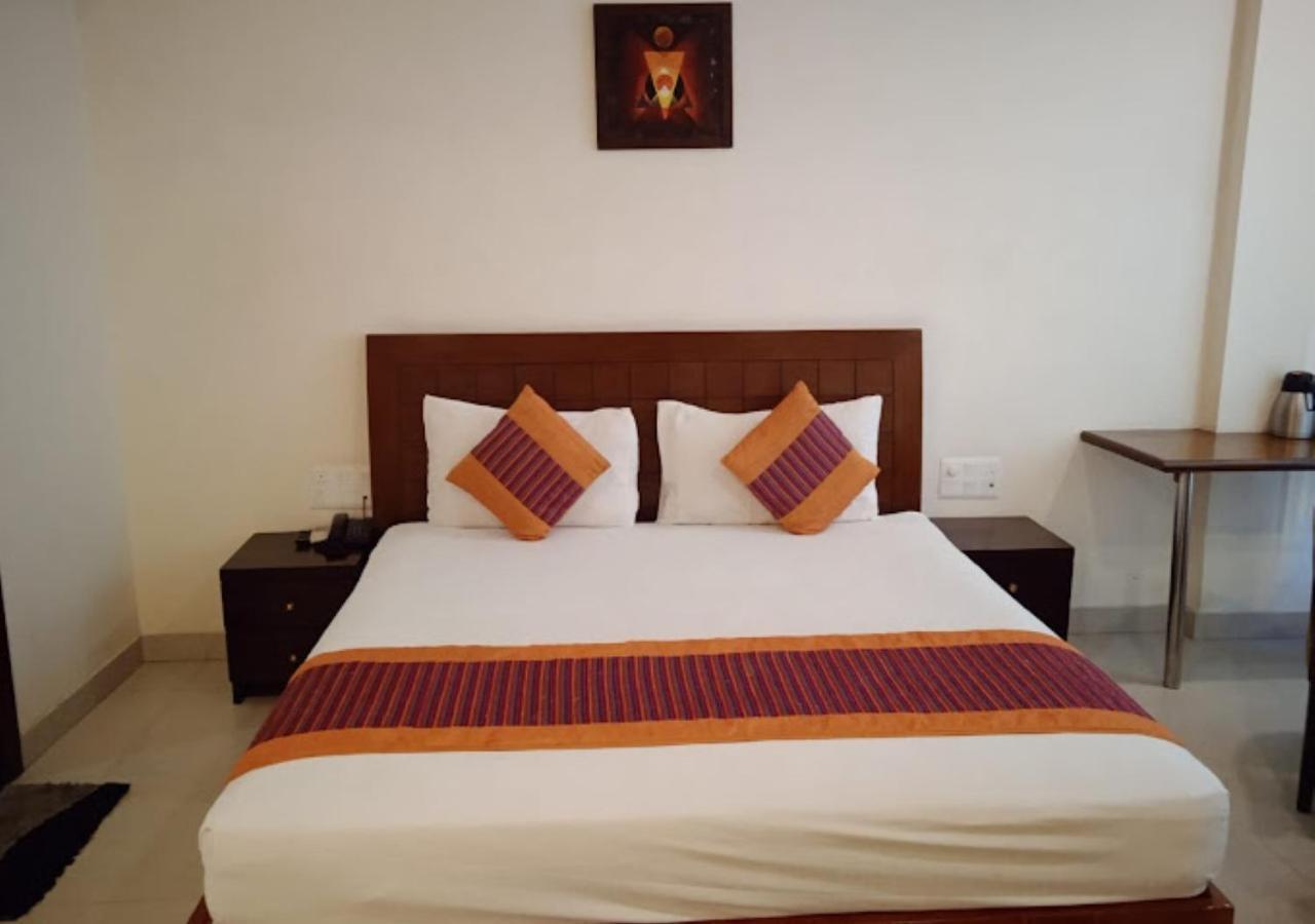 Hotel Zion Inn ורנאסי מראה חיצוני תמונה