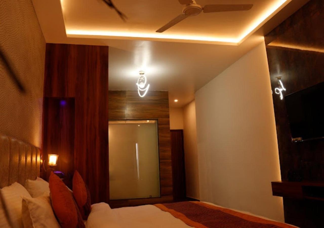Hotel Zion Inn ורנאסי מראה חיצוני תמונה