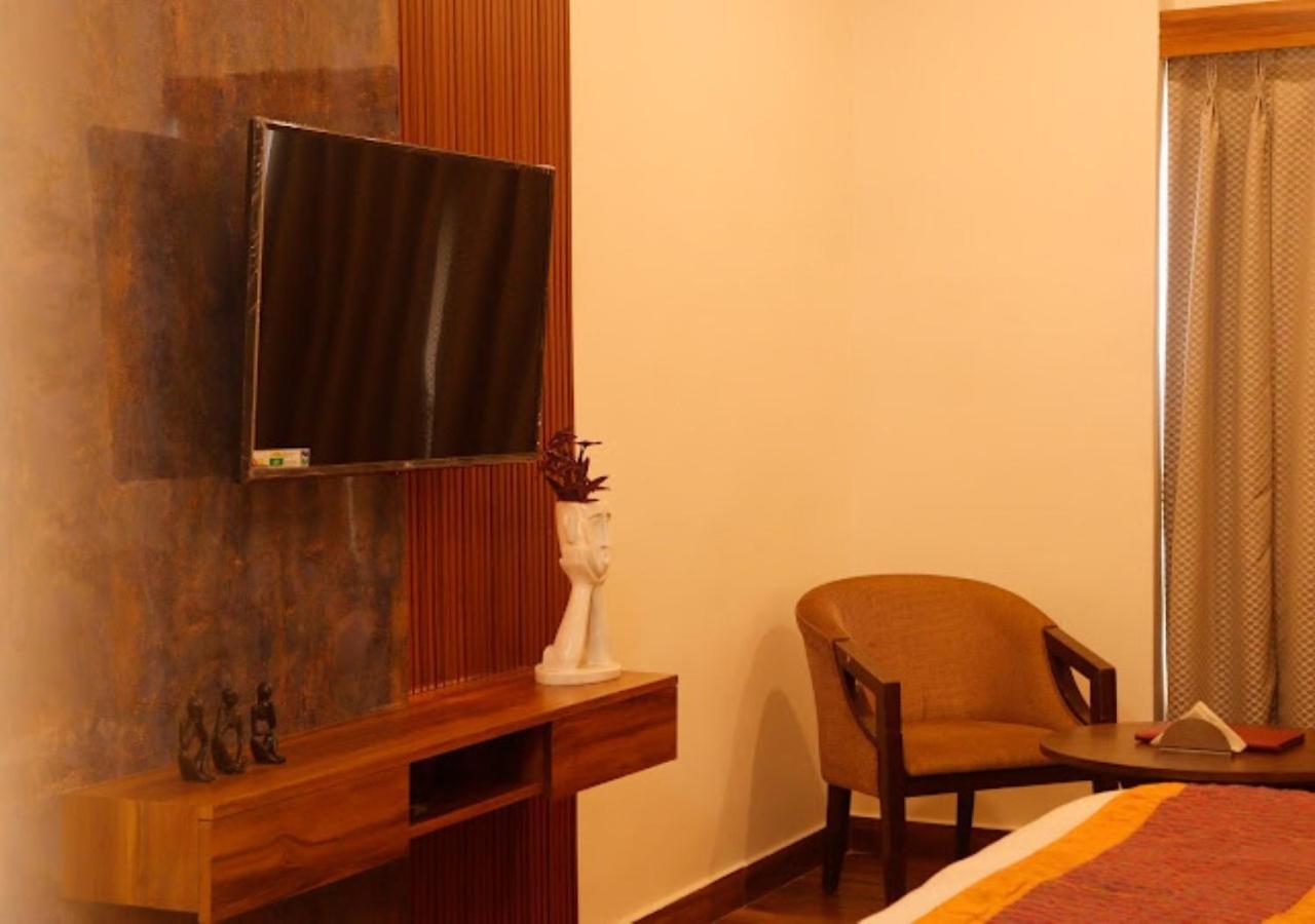 Hotel Zion Inn ורנאסי מראה חיצוני תמונה