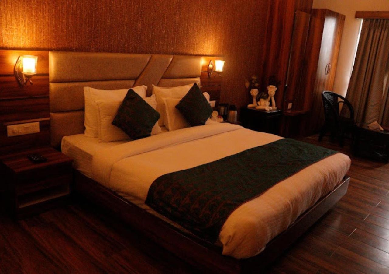 Hotel Zion Inn ורנאסי מראה חיצוני תמונה